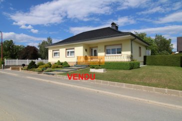 VENDU!<br><br>Belle maison libre des 4 côtés située sur sur terrain de 7a82ca.<br><br>La maison dispose de :<br><br>Rez-de-chaussée : <br>Hall d\'entrée, grand living/salle à manger avec feu ouvert, belle cuisine équipée avec accès à la terrasse et au jardin, 3 chambres à coucher, 1 grande salle de bain, 1 WC séparé, terrasse et jardin.<br><br>Cave : <br>Grand garage pour 2 voitures, plusieurs grandes pièces de stockage, WC et chaufferie.<br><br>La maison est dans un état impeccable.<br><br>La maison sera vendue avec un droit d\'usage et d\'habitation à vie pour les propriétaires avec un loyer mensuelle.<br><br>Idéal comme investissement.<br>