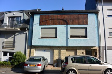 A louer, à Luxembourg-Hamm, un appartement  avec vue imprenable  de 1 chambre complètement meublé au 1er étage d'une résidence de 4 unités comprenant, un hall d'entrée,une cuisine équipée, un séjour avec accès sur la terrasse, une salle de douche avec toilette, un garage fermé.

Libre au 1 juillet
Pas d'animaux.
Caution de deux mois.
Court terme possible 6 mois.
Charges 150 euros.
Merci de nous contacter au 691 231 299
