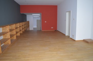 NFO : 691 262 909 info@immo-aba.lu Près du centre d'Esch sur Alzette, belle surface commerciale sous rénovation à vendre. Surface rez-de-chaussée : 109m² Vitrine. Idéal pour professions libérales, cabinet médical, commerce de proximité, épicerie, etc.