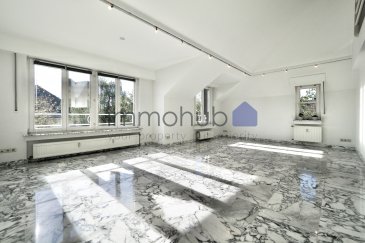 immohub, votre partenaire immobilier à Esch-sur-Alzette, a le plaisir de vous présenter cet appartement type Duplex situé au 2ème et 3ème étage d'une résidence à seulement 4 unités.
Ce bien offre une surface utile de +/- 98,49 m² et dispose de 2 chambres à coucher dont une sur mezzanine, d'une cave privative ainsi que d'un garage et de d'un emplacement extérieur.

Le bien se compose comme suit :
R+2:
-Hall d'entrée : 7,95 m² (hauteur sous plafond : 2,30 m - 2,48 m)
-WC séparé : 1,65 m²
-Double séjour lumineux : 32,50 m² (hauteur sous plafond : 2,49 m - 3,98 m)
-Cuisine indépendante équipée : 8,00 m²
-Chambre I : 17,00 m² avec parquet et armoire sur mesure
-Salle de douche : 5,00 m² avec double lavabo, WC et douche (hauteur sous plafond : 2,48 m)

R+3 accessible via escalier massif
-Mezzanine / Chambre II : 17,80 m² au sol (parquet et 2 Velux)

Le bien se complète par une cave privative de 3,72 m² (hauteur sous plafond : 2,38 m) et d'un garage de 20,23 m² (hauteur sous plafond : 2,39 m) avec point d'eau, radiateur et point électrique.

Informations complémentaires :
-Année de construction : 1988 
-Double vitrage, châssis bois, volets manuels (1989)
-Velux avec screens intérieurs
-Dalles en béton
-Chauffage au gaz - chaudière Buderus
-Revêtements de sol : marbre et parquet
-Classe énergétique : E/E
-Charges mensuelles : 400 €
-Un garage et un emplacement extérieur
-Électroménagers SIEMENS
-Fibre optique
-Interphone
-Buanderie en commune
-Cité résidentielle sans traffic de passage 
-Pas d'ascenseur
