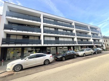 MANSO IMMO vous propose un bien d'exception et coup de coeur assuré aux faibles charges mensuelles. En exclusivité cet appartement érigé au deuxième étage mais surtout à l'arrière de la résidence (côté jardin) avec une vue dégagée et dans un coin paisible de Kayl, cet appartement de +-76m2 avec un énorme balcon traversant toutes les pièces de vie dont l'exposition solaire est idéale se trouve dans une résidence très bien entretenue. Offrant aux propriétaires tout confort et sécurité. Avec ses finitions de gamme supérieure, chauffage au sol, fenêtres triple vitrage vous bénéficiez d'une qualité de vie agréable garantie.

Cet appartement de classe énergétique B se compose comme suit:

- Un hall / couloir d'entrée desservant toutes les pièces. La chambre est spacieuse (15m2) avec une baie vitrée donnant accès au balcon. La salle de douche est vaste avec une large douche à l'italienne, on ajoute un WC séparé.
La pièce majeure et plus importante avec ses 53m2 dans cet appartement est sans aucun doute le salon / salle à manger ouvert sur une cuisine équipée et surtout opérationnelle avec îlot central. Cette pièce est lumineuse grâce aux baies vitrées et donne accès à un grand balcon idéalement exposé. Un plus pour passer de bons moments et profiter de la vue. La cuisine est équipée avec des électroménagers de marque renommée et offre tout espace nécessaire et fonctionnel à chaque amateur de cuisine. 

Cette offre se complète avec deux emplacements de parking intérieurs adaptés à tout véhicule ainsi qu'une cave privative.
En commun on aura un ascenseur, l'espace buanderie et un vaste jardin.

Toutes les indications sont basées exclusivement sur les informations mises à notre disposition par nos clients. Nous n'assumons aucune garantie quant à l'exactitude et l'actualité de ces indications.

Les prix affichés s'entendent frais d'agence inclus de 3% + 17%TVA. Les honoraires d'agence sont à charge des vendeurs.

Pour plus d'informations, photos ou convenir d'un rendez-vous, vous pouvez nous contacter au :
+352 24 51 33 79 info@mansoimmo.lu