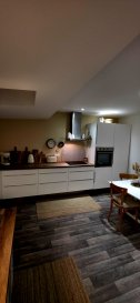 CREUTZWALD centre ville un Immeuble comprenant un commerce au RDC actuellement libre ainsi qu'un appartement de 83 m² à l'étage entièrement rénové avec beaucoup de goût comprenant une cuisine équipée, un séjour, 1 chambre, 1 sdb, 1 débaras coin buanderie, 1 cave.

Le chauffage est au gaz et électrique les entrées sont indépendantes.

Idéal pour un invetisseur avec un bon rapport locatif.

La taxe foncière est de 1000€.

Plus de renseignements et photos sur demande

Le prix est de 150000€ frais d'agence inclus