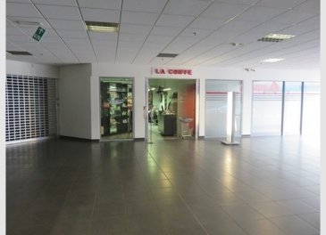 SURFACE COMMERCIALE de 290 m2 à louer au rez-de-chaussée dans le shopping Center 