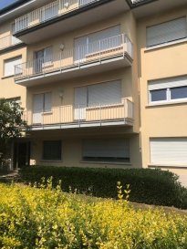 L'agence Sirus Immobilière vous propose en location un appartement d'environ 55 m2 dans la Résidence FINISTERE à Luxembourg-Cessange.

Situé au 1er étage, le bien se compose comme tel:

- Un hall d'entrée
- Une cuisine équipée
- Un living avec accès balcon
- Une chambre à coucher
- Une salle de douche avec WC

Une cave et un garage à l'extérieur font aussi partis de ce bien.