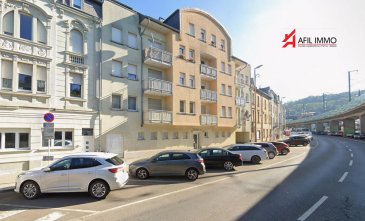AFIL IMMO vous propose à la vente un beau duplex avec un balcon, situé au 4ème et 5ème étage avec ascenseur d'une résidence de 12 unités au centre-ville d'Esch-sur-Alzette, offrant +/- 100 m² habitables avec cave et buanderie.

Disposition du Duplex :

4ème étage

- Hall d'entrée
- Salle à manger/Salon donnant sur le balcon
- Cuisine équipée séparée
- WC séparé
- 1 chambre à coucher

5ème étage :

- Chambre à coucher
- Chambre à coucher
- Salle de douche avec baignoire et WC

Sous-sol :
- Cave


Données techniques :

- Année de construction : 2005
- Dalles en béton
- Avec ascenseur
- Chauffage au gaz année 2005
- Fenêtres double vitrage
- CPE : E/E

L'appartement est actuellement en location.

Cet appartement est à proximité immédiate de toutes les commodités : commerces, écoles et transports en commun. Un cadre de vie agréable et convivial, idéal pour une famille ou un couple à la recherche d'espace et de confort.

AFIL IMMO s'engage dans toutes vos démarches immobilières (estimation, vente, location de biens, recherche de financements).

Votre satisfaction est notre priorité !

Les prix s'entendent frais d'agence de 3 % + TVA inclus.