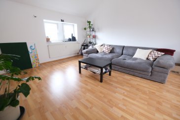 LUXEMBOURG-BONNEVOIE, 1, rue du Verger, appartement de 75 m2, meublé, au troisième et dernier étage sans ascenseur et comprenant : entrée, WC séparé, living et salle à manger, cuisine équipée ( pas de lave-vaisselle) ouverte sur le living, une salle de douche, deux chambres à coucher, une cave, buanderie commune au -1. Libre le 15 septembre 2026. Contrat de bail de deux ans minimum. Frais d'agence : un mois de loyer + TVA, 50% à charge du bailleur, 50% à charge du locataire.  
Contact et visites : Arianna GHITTINO, téléphone : 691 205 573, email : arianna@parkagence.lu