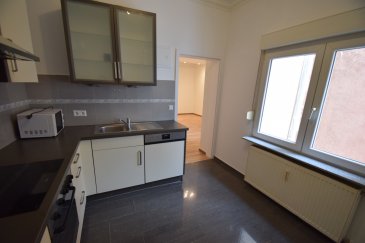 En Exclusivité ImmoHouse vous propose cet appartement 2 chambres idéalement situé à Esch sur Alzette au 12 rue de Stalingrad.

Au 1er étage d'une résidence de 3 unités cet appartement de 52 m² se compose de:

- Un salon/salle à manger  
- Une cuisine équipée  
- Deux chambres à coucher  
- Une salle de douche avec wc

A cela s'ajoutent:  
- Une cave privative  
- Une buanderie  

Contactez nous pour plus d'informations.