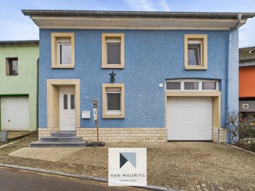 Située à Beyren dans la commune de Flaxweiler, cette maison mitoyenne datant de 1920 construite sur un terrain de 2.66 ares bénéficie d'une surface totale de ± 317 m² dont ± 157 m² habitables. Avec son exposition sud-est, elle assure une belle luminosité tout au long de la journée et offre un cadre de vie agréable dans un village paisible. Un jardin supplémentaire privatif peut faire partie de l'offre (4ar 16ca).

La maison se présente comme suit :

Au rez-de-chaussée, l'entrée de ± 13 m² dessert le séjour (avec feu ouvert) de ± 20 m², la cuisine de ± 11 m², un wc séparé de ± 2 m², un garage de ± 33 m² et un espace cave de ± 38 m².

Le séjour a également un accès à la terrasse couverte de ± 12 m² et le jardin de ± 250 m².

Le premier étage comprend un palier avec la cage d'escalier de ± 13 m², quatre chambres de ± 12, 15, 16 et 39 m², un couloir de ± 6 m² et une salle de bain de ± 11 m² (avec lavabo, baignoire et douche).

Un grenier de 90 m², non aménagé, constitue un atout supplémentaire en offrant diverses possibilités de rangement.

Détails complémentaires :

Le chauffage est assuré par une chaudière à pellets installée en 2018 et distribué par des radiateurs. Les fenêtres, en châssis bois et PVC, sont dotées de double et triple vitrage pour une isolation optimale. Des panneaux photovoltaïques permettent de réduire la consommation énergétique.

La toiture en tuiles est en bon état et assure une bonne protection. L'environnement offre une vue dégagée sur le jardin.

La maison bénéficie d'une proximité avec diverses infrastructures telles que les transports en commun, un centre sportif, des clubs sportifs, des connexions autoroutières, des parcs de jeux ainsi que des pistes cyclables et de randonnée. Son potentiel et ses équipements en font une opportunité idéale pour une famille en quête de confort et d'espace.

Pour plus de renseignements, veuillez contacter:
Maurits van Rijckevorsel
Tel. +352 621 198 891
Email: maurits@vanmaurits