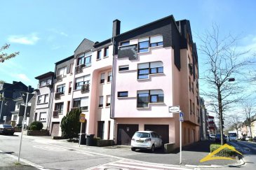 L'agence IMMO LORENA de Pétange a choisi pour vous un magnifique appartement d'UNE CHAMBRE A LOUER A PETANGE au 1ER ETAGE AVEC ascenseur.
L'appartement sera louer complètement meublé et dispose de 60 m2 habitables, à proximité des commerces, transports en commun et toutes commodités, il se compose comme suit:

PIECES A VIVRE :

- Un hall d’entrée d’une contenance de 6,18 m2
- Une cuisine (sans machine lave-vaisselle) séparée de 8,01 m2
- Le double living faisant 22,59 m2

PIECES DE NUIT :

- Une unique chambre de 14,52 m2
- Une grande salle de bain de 5,52 m2 équipée d'une baignoire et coin buanderie
- Un WC séparé de 1,57 m2

A ceci s’ajoute :

- Un emplacement intérieur 
- Une cave privative de 8,76 m2
- Une buanderie commune de 50,41 m2

Caractéristiques de l’appartement :

- Double vitrage
- Ascenseur
- Une cave 
- Un grand parking intérieur privatif


Appartement DISPONIBLE pour le 1 mai 2025

- LOYER 1.400 €
- CHARGES DE 280 €
- CAUTION 2.800 € ( 2 mois de loyer)
- LA MOITIE DES FRAIS D'AGENCE PLUS TVA SOIT: 700 € plus 17 % TVA (819 €)

REVENUS MINIMUM DE 5.000 €

L'APPARTEMENT SERA UNIQUEMENT POUR DEUX PERSONNES AVEC 2 CDI


Pour tout contact:
Joanna Rickal +352 621 365 640
Vitor Pires: +352 691 761 110

L'agence ImmoLorena est à votre disposition pour toutes vos recherches ainsi que pour vos transactions LOCATIONS ET VENTES au Luxembourg, en France et en Belgique.