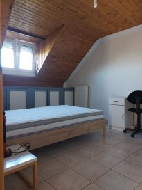 Chambre en colocation dans une maison, située dans un quartier au calme, à 20 minutes de Luxembourg-ville et à 15 minutes de Belval.<br><br>Chambre meublée et équipée pour courte durée.<br><br>À partager en commun:<br>Cuisine équipée,séjour+salle à manger,salle de bains et WC séparé.<br><br>Wi-Fi inclus!<br><br>Pour toutes questions ou demandes d\'informations, n\'hésitez pas à nous contacter, nous serons toujours à votre service.<br><br>Agence ELSA\'HOME à votre écoute pour la concrétisation de vos projets en toute confiance.