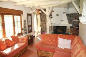 RE/MAX SELECT spécialiste de l'immobilier au Luxembourg En vente, cette magnifique propriété à Montmedy d’une superficie totale de 250m2. Elle se compose :
au rdc: d'un hall d’entrée, d'un living spacieux, d'une cuisine séparée, d'un wc séparé, et de 2 pièces à aménager.
Au second étage 4 chambres, salle de bain, bureau, salle de jeux, wc séparé, et d'un grenier isolé aménageable.
Commodités : écoles, centre ville, commerce, 5km de Virton frontière Belgique, 52km de Luxembourg.
Extérieur: 18 ares arboré et fleuri avec chalet, terrasse, garage 2 voitures, portail électrique, parking 6 voitures.
A voir absolument.