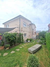 A VISITER !!!!!!!!!!<br><br>IMMO Nordstrooss vous présente cette charmante maison libre des 3 côtés, construite en 1974 sur un terrain de +/-3.63 ares, situé dans une rue très calme et paisible de Noertzange ce qui offre aussi une certaine tranquillité et intimité. <br><br>Ce bien lumineux et complètement rénové se présente comme suit:<br><br>Au rez-de-chaussée/1er étage:<br><br>Hall d\'entrée lumineux avec armoire encastré fait sur messure, salon et salle à manger, deux chambres à coucher, salle de bain avec baignoire et douche, nouvelle cuisine équipée fermée.<br><br>Rez-de-jardin :<br><br>Garage pour 1 voiture + 2 emplacements extérieurs, espace cave, grande buanderie/atelier, bureau avec tout raccordement nécessaire, une chambre à coucher et une moderne salle de douche.<br><br>Grenier à ranger.<br><br>Un beau jardin arboré et clôture complète cette belle maison.<br><br>Cette maison dispose de tout le confort possible et bénéficie d\'une situation exceptionnelle. <br>Elle est proche de toutes commodités, non loin des axes de circulation routier, proche des transports publics, proche du centre commercial, et des établissements scolaires.<br>La situation géographique est très calme et largement verdurée. <br><br>Pour tout complément d\'information et/ou la documentation détaillée, contactez-nous au tél: 691 850 805.<br><br>Proposition de crédit/financement à taux compétitif d\'une banque luxembourgeoise incluse dans nos services gratuits.