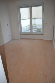 Garage et/ou cave en supplément !
Très belle résidence vis-à-vis de la Gare d'Esch-sur-Alzette.
Première location / Occupation.
Bureau de 3+1 chambres,
Salon / salle à manger / cuisine ouverte,
Salle de bains / salle de douche,
WC séparé. Ascenseur.
Possibilité de louer une place de parking / garage au sous-sol.
Info : 691 384 190 / 691 262 919
Email : info@immo-aba.lu