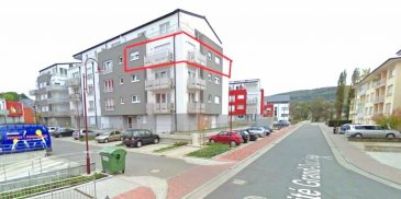 +++++ A VISITER +++++<br><br>Appartement lumineux avec 3 chambres à Bereldange avec ascenseur dans une résidence bien entretenu construite en 2007, un quartier sans passage et tres silencieux et orienté plein sud. <br><br>L\'appartement offre une surface de 130m2, composé comme suit : <br>- un hall d\'entrée avec placard encastré sur mesure donnant accès d\'un côté à la cuisine et au living et 3 chambres à coucher, <br>- une cuisine séparée et bien équipée avec plan de travail en granit massif et un débarras, <br>- un grand living d\'environ 40m2 avec deux balcons, <br>- un WC séparé à l\'entrée <br>-une salle de bains complète <br>- trois chambres à coucher, la chambre parentale (14m2) avec sa propre salle de bains (avec douche) et 1 balcon, <br>- les deux autres chambres mesurant 12m2. <br><br>- Une cave au sous-sol complémente cet appartement. <br>- Une buanderie commune pour la machine à laver et le sèche-linge se trouvent au sous-sol. <br>- Le prix inclut deux larges emplacements voiture: <br>un emplacement parking extérieur et un emplacement parking intérieur. <br><br>Bien entretenu, pas de travaux à prévoir. Parfait pour une famille.  <br>L\'appartement à une vue dégage et se trouve: <br>- proche de toutes commodités: crèches, écoles, supermarchés, stations services,  gymnases, hôpital (à 7min)  <br>- très proche d\'une piste cyclable, des sentiers de randonnées, du centre sportif municipal, de la poste et du commissariat de police - à 200 mètres à pieds des transports en commun (lignes, 10, 11,112,111 26...) pour Hamilius, Pescatore, Glacis, Bertrange, Belle étoile, toute d\'Arlon, Kirchberg. A 12/14 minutes du centre, de l\'aéroport, des autoroutes A7, A1.<br>Pour tout renseignement complémentaire ou information veuillez nous contacter par email info@immonordstrooss.lu ou par Tél: 691 850 805. <br><br>Proposition de crédit/financement à taux compétitif auprès des banques Luxembourgeoise incluse dans nos services gratuits.