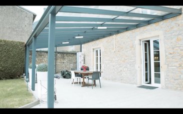 AXHOME IMMO vous propose en exclusivité de découvrir cette magnifique maison avec 4 chambres de 250 m² +/- habitables, +/- 345 m² utiles (480m² +/- au total avec le grenier non aménagé) sur un terrain de presque 8 ares, située à Oberkorn, localité appartenant à la commune de Differdange. Arrêt de bus à proximité.

La maison offre un cadre de vie agréable mêlant l'ancien et le moderne.

La cuisine lumineuse et entièrement équipée invite à la convivialité et au partage. Le salon, chaleureux et accueillant, est l'endroit idéal pour se détendre en famille.

La maison est équipée de technologies modernes telles que des panneaux photovoltaïques.

À l'extérieur, profitez d'un espace barbecue parfaitement aménagé, avec une véranda ouverte, idéal pour les repas entre amis ou en famille.

Elle se compose comme suit :

Rez-de-chaussée
- Hall d'entrée
- Garage de 27 m²
- 1 parking extérieur
- Accès jardin, terrasse
- Buanderie
- Local technique
- WC séparé
- Cuisine équipée séparée de 21 m²
- Salle à manger de 19 m²
- Salon de 43 m²

1er étage :
- 1 salle de jeux de 32 m²
- 1 suite parentale de 25 m² avec salle de douche et toilettes
- 1 salle de bain séparée de 12 m²
- 3 chambres de 20 m²
- Accès grenier

2ème étage :
- Grand grenier non aménagé

Au sous-sol
- Une grande cave à vin

Atouts :
- Grand espace
- Ancienne fermette complètement réaménagée en maison confortable
- Panneaux photovoltaïques
- Double vitrage partout
- Chaudière à condensation récente (2024)
- Espace jardin, véranda
- Aucun frais à prévoir

Pour plus d'informations, n'hésitez pas à nous contacter :

- Par téléphone : +352 691911993 Roberto Alex
- Par email : info@axhome.lu

Nous restons également à votre entière disposition si vous souhaitez vendre ou louer votre bien. Nous prenons en charge toutes les démarches administratives liées au bien immobilier.

Nous sommes également disponibles pour des estimations gratuites.

 ---------- 
AXHOME IMMO bietet Ihnen exklusiv die Möglichkeit, dieses wunderschöne Haus mit 4 Schlafzimmern von 250 m² +/- Wohnfläche, +/- 345 m² Nutzfläche (500 m² insgesamt mit dem nicht ausgebauten Dachboden) auf einem Grundstück von fast 8 Ar zu entdecken. Es befindet sich in Oberkorn, einer Ortschaft, die zur Gemeinde Differdange gehört. Bushaltestelle in der Nähe.

Das Haus bietet einen angenehmen Lebensraum mit einer Mischung aus Alt und Neu.

Die helle, voll ausgestattete Küche lädt zum geselligen Beisammensein und zum Teilen ein. Das warme und einladende Wohnzimmer ist der ideale Ort, um sich mit der Familie zu entspannen.

Das Haus ist mit modernen Technologien wie Photovoltaikanlagen ausgestattet.

Im Außenbereich können Sie den perfekt eingerichteten Grillplatz mit offener Veranda genießen, der sich ideal für Mahlzeiten mit Freunden oder der Familie eignet.

Es setzt sich wie folgt zusammen:

Erdgeschoss
- Eingangshalle
- Garage von 27 m².
- 1 Parkplatz im Freien
- Zugang zum Garten, Terrasse
- Waschküche
- Technischer Raum
- Separates WC
- Separate voll ausgestattete Küche 21 m².
- Esszimmer 19 m²
- 43 m² großes Wohnzimmer

1. Etage:
- 1 Spielzimmer von 32 m².
- 1 Mastersuite von 25 m² mit Duschraum und Toilette
- 1 separates Badezimmer von 12 m².
- 3 Schlafzimmer von 20 m².
- Zugang zum Dachboden

2. Stockwerk :
- Großer, nicht ausgebauter Dachboden

Im Untergeschoss
- Ein großer Weinkeller

Stärken:
- Großer Raum
- Ehemaliges Bauernhaus, das komplett in ein komfortables Haus umgebaut wurde.
- Photovoltaik-Paneele
- Doppelverglasung überall
- Neuer Brennwertkessel (2024)
- Gartenbereich, Veranda
- Keine Kosten zu erwarten

Für weitere Informationen kontaktieren Sie uns bitte :

- Per Telefon: +352 691911993 Roberto Alex
- Per E-Mail: info@axhome.lu

Wir stehen Ihnen auch gerne zur Verfügung, wenn Sie Ihre Immobilie verkaufen oder vermieten möchten. Wir kümmern uns um alle administrativen Schritte, die mit der Immobilie verbunden sind.

Wir stehen auch für kostenlose Schätzungen zur Verfügung.

 ---------- 
AXHOME IMMO offers you the exclusive opportunity to discover this magnificent 4-bedroom house of 250 m² +/- living space, +/- 345 m² useful space (500 m² in total with the unfinished attic) on a plot of almost 8 ares, located in Oberkorn, a locality belonging to the municipality of Differdange. Bus stop nearby.

The house offers a pleasant living environment blending old and new.

The bright, fully-equipped kitchen is an inviting place for conviviality and sharing. The warm and welcoming living room is the ideal place to relax with the family.

The house is equipped with modern technologies such as photovoltaic panels.

Outside, enjoy a perfectly laid-out barbecue area, with an open veranda, ideal for meals with friends or family.

The house is composed as follows:

First floor
- Entrance hall
- 27 m² garage
- 1 outdoor parking space
- Garden access, terrace
- Utility room
- Utility room
- Separate WC
- Separate 21 m² fitted kitchen
- 19 m² dining room
- 43 m² living room

1st floor :
- 1 32 m² games room
- 1 25 m² master suite with shower room and toilet
- 1 separate 12 m² bathroom
- 3 bedrooms of 20 m² each
- Attic access

2nd floor :
- Large unfinished attic

Basement
- Large wine cellar

Assets :
- Ample space
- Former farmhouse completely converted into a comfortable home
- Photovoltaic panels
- Double glazing throughout
- Recent condensing boiler (2024)
- Garden area, veranda
- No expenses

For further information, please do not hesitate to contact us:

- By phone: +352 691911993 Roberto Alex
- By email: info@axhome.lu

We are also at your disposal should you wish to sell or rent your property. We can take care of all the administrative formalities associated with your property.

We are also available for free estimates.

 ---------- 
AXHOME IMMO bitt Iech exklusiv d'Méiglechkeet, dëst prächtegt Haus mat 4 Schlofkummeren, ongeféier 250 m² Wunnraum, ongeféier 345 m² benotzbare Raum (500 m² am Ganzen inklusiv dem onfäerdegen Dachgeschoss) op engem Grondstéck vun bal 8 Aker, zu Oberkorn, enger Lokalitéit vun der Gemeng Differdange, ze entdecken. Bushaltestell an der Noperschaft.

D'Haus bitt eng agreabel Liewensëmwelt, déi dat Al a dat Neit kombinéiert.

Déi hell a komplett ausgestatt Kichen ass perfekt fir Gäscht ze ënnerhalen an Iessen ze deelen. Dat waarm a begréissend Wunnzëmmer ass déi ideal Plaz fir mat der Famill ze entspanen. D'Haus ass mat modernen Technologien wéi Photovoltaikpanneelen ausgestatt. Baussen kann een e perfekt ausgestatt Grillberäich mat enger oppener Veranda genéissen, ideal fir Iessen mat Frënn oder der Famill.

Et ass wéi follegt opgedeelt: Erdgeschoss - Entrée - 27 m² Garage - 1 Plaz fir dobaussen ze parkéieren - Zougang zum Gaart, zur Terrass - Wäschkummer - Hauswirtschaftskummer - Separat WC - Separat 21 m² ausgestatt Kichen - 19 m² Iesszëmmer - 43 m² Wunnzëmmer

Éischt Stack: - 32 m² Spillzëmmer - 25 m² Haaptschlofkummer mat Duschzëmmer a WC - 12 m² separat Buedzëmmer - 3 Schlofkummeren (20 m²) - Zougang zum Daachgeschoss Zweeten Stack: - Grousse onfäerdegen Daachgeschoss Keller - Grousse Wäinkeller

Virdeeler: - Vill Plaz - Al Bauerenhaff komplett an e komfortabelt Heem ëmgebaut - Photovoltaik-Panneelen - Iwwerall Duebelverglasung - Neie Kondensatiounskessel (2024) - Gaartberäich, Veranda - Keng weider Käschten ze erwaarden

Fir méi Informatiounen, zéckt w.e.g. net, eis ze kontaktéieren: - Per Telefon: +352 691911993 Roberto Alex - Per E-Mail: info@axhome.lu Mir stinn och zu Ärer Verfügung, wann Dir Är Immobilie verkafe oder vermiete wëllt. Mir këmmeren eis ëm all administrativ Prozeduren, déi mat der Immobilie ze dinn hunn. Mir bidden och gratis Schätzunge un.