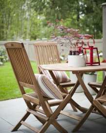 Immo Demo est une agence fictive, les annonces diffusées sur ce site ne sont pas réelles .
Immo Demo ist eine fiktive Agentur. Daher sind Anzeigen von diesem Anbieter, keine echten Anzeigen.
Immo Demo is a fictive real estate agency, ads published here are not real.

Immeuble situé dans la Montée de Clausen, juste entre la « Vieille Ville » et le « Grund », bénéficiant d'une magnifique vue dégagée et s'apprêtant idéalement à la restauration dans un contexte historique.

L'immeuble dispose sur plusieurs étages différentes grandes pièces permettant une division selon besoins. La surface totale est de 325m2, dont environ 180m2 sont disponibles en tant que pièces destinées directement à la restauration avec une capacité d'environ 30 tables pour 4 personnes.

L'ensemble se prêterait également à une transformation en immeuble de rapport.

Les autres pièces, telles qu'une cuisine équipée, des caves ou autres espaces de rangement, un monte-charge et une chambre froide garantissent l'usage pratique de l'immeuble.

Avec une grande terrasse orientée vers le sud et offrant une magnifique vue sur les alentours, la surface du restaurant peut s'agrandir les jours de beau temps et permet de réagir à la forte demande pour ce genre d€endroit.