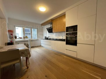 Spacieux appartement rénové avec beaucoup de goût en 2020 sis au 1er étage d'un immeuble au centre de Mersch.

Composition: Hall d'entrée, salon, cuisine équipée, 3 chambres à coucher dont 1 avec balcon, salle de douche.

Sous-sol: 1 grande cave privative

Extérieur: 1 garage fermé à l'arrière du bâtiment avec grenier

Situation: à quelques pas seulement des commerces et de la gare de Mersch 

 ---------- 
Geräumige Wohnung, die 2020 geschmackvoll renoviert wurde und sich im 1. Stock eines Gebäudes im Zentrum von Mersch befindet.

Aufteilung: Eingangshalle, Wohnzimmer, ausgestattete Küche, 3 Schlafzimmer, davon 1 mit Balkon, Duschbad.

Untergeschoss: 1 großer privater Keller

Außen: 1 geschlossene Garage auf der Rückseite des Gebäudes mit Dachboden.

Lage: nur wenige Schritte von den Geschäften und dem Bahnhof von Mersch entfernt 

 ---------- 
Spacious apartment tastefully renovated in 2020 on the 1st floor of a building in the center of Mersch.

Comprising: Entrance hall, living room, fitted kitchen, 3 bedrooms (1 with balcony), shower room.

Basement: 1 large private cellar

Outside: 1 closed garage at the rear of the building with attic.

Location: just a few steps from shops and Mersch train station