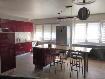 Vente Maison 110 m² à Hussigny-Godbrange 230 000 ¤. Maison mitoyenne avec 2 garages entirèrement rénovée composée comme suit:
-rdc : 2 garages, buanderie, cave
-étage : dégagement, penderie, w-c, cuisine équipée ouverte sur salle à manger et salon (rétroprojecteur dans le salon)
-2ème étage : dégagement, placard, 3 chambres, salle de bains (douche   w-c)
-combles : 1 pièce aménageable et 1 grenier
-Pas de terrain
-NB : plomberie, adoucisseur d'eau, électricité, poêle à pellets (chauffe toute la maison) récents,
-DV PVC, Toiture   - 12 ans
Pour infos et visite : Rocco PANETTA au 06 88 56 77 94 (laisser un message si répondeur).
Informations LOI ALUR : 
Honoraires charge vendeur. (gedeon_57363_25531686)