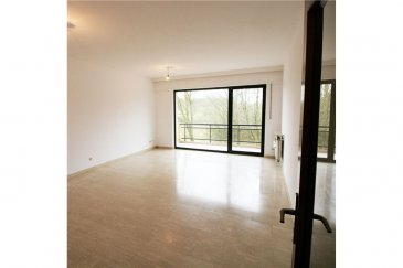 Appartement 2 chambres<br>RE/MAX spécialiste de l\'immobilier à Bertrange vous propose à la vente cet appartement de 90m² idéalement situé, proche des commerces et de toutes les commodités.

L\'appartement est composé comme suit :

- un hall d\'entrée avec un espace rangement et un WC séparé
- deux chambres
- une salle de bain
- une cuisine séparée avec accès à un balcon
- l\'espace vie/séjour avec accès à un deuxième balcon

Une cave privative ainsi qu\'un emplacement de stationnement dans le parking sous-terrain viennent compléter ce bien.

N\'hésitez pas à nous contacter pour tout complément d\'informations ou convenir d\'une visite.
<br>