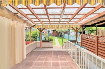 Veuillez contacter Enrico Xillo pour de plus amples informations : 
- T : 691117865
- E : enrico.xillo@remax.lu

RE/MAX Select, Spécialiste des transactions immobilières à Luxembourg, vous propose en vente à Fousbann dans la commune de Differdange, une maison de 90 m² avec beaucoup potentiel.
Il s'agit d'une maison jumelée sur un terrain de 1,63 ares contenant 2 chambres et 1 bureau.
Au rez-de-chaussée on dispose d'une cuisine équipée et le salon avec accès direct à la terrasse de 14 m² et au jardin de +/- 120 m².
Au premier étage on trouve une chambre  de 13,60 m², et un bureau de 6,5 m² que peut être transformés en salle de douche avec WC, en ce moment cet étage ne dispose pas encore de sanitaire.
Au sous-sol  ( 21 m²) on trouve une salle de douche avec WC, une buanderie et le local technique.
Au dernier étage une mansarde transformée en chambre de 13,20 m² et un petit débarras.
Des rénovations ont été faites en 2018, telles que les fenêtres en double vitrage et la chaudière à gaz, ainsi que l'espace privé avant l'entrée en granite.
Des petits travaux de rénovation pour une salle de bain à l'étage et des rafraîchissements sont à prévoir.
Cette maison est située dans un endroit calme dans une zone à 30 km/h, cette zone se compose uniquement de maisons unifamiliales.
Proche de la maison, à 5 minutes à pied, on a un supermarché, des petits commerces, des boulangeries et des restaurants, ainsi que les arrêts des bus.
Pour toutes les personnes qui ne connaissent pas le quartier de Fousbann, il s'agit d'un quartier en pleine évolution immobilière où les prix subissent une augmentation vertigineuse, il s'agit d'un quartier très calme dans lequel on peut vivre et planifier ses propres projets familiaux; c'est donc le bon endroit pour investir.
Si vous souhaitez visiter cette charmante maison avec du potentiel, n'hésitez pas à me contacter. Vous renseigner et vous accompagner pendant les visites jusqu'à l’éventuel processus de vente sera mon grand plaisir.

English
RE / MAX, Specialist in real estate transactions in Luxembourg, offers you, for sale in Fousbann in the town of Differdange, a 90 sqm house with a lot of potential.
It is an attached house on 1.63 acres of land containing 2 bedrooms and 1 office.
On the ground floor there is an equipped kitchen and the living room with direct access to the 14 sqm terrace and to the +/- 120 sqm garden.
On the first floor there is a bedroom of 13.60 sqm, and an office of 6.5 sqm, that can be transformed into a shower room with WC, at the moment this floor does not yet have any sanitary. 
In the basement (21 sqm) there is a shower room with WC, a utility room and the technical room.
On the top floor an attic converted into a bedroom of 13.20 sqm and a small storage room.
Renovations were made in 2018, such as the double-glazed windows and the gas heating, as well as the private  outdoor space in the entrance, with the granite.
Small renovations for an upstairs bathroom and refreshments are expected.
This house is located in a quiet location in an area at 30 km / h, this area consists only of single family homes.
Close to the house, a 5-minute walk away, there is a supermarket, small shops, bakeries and restaurants, as well as bus stops.
For all those who do not know the Fousbann district, it is a district in full development of real estate where prices undergo a dizzying increase, it is a very calm district in which one can live and plan own familiar projects; it is therefore the right place to invest.
If you wish to visit this charming house with potential, do not hesitate to contact me, to inform you and accompany you during the visits until the possible sales process will be my great pleasure.

Frais d’agence RE/MAX : 3 % du prix de vente à la charge de la partie venderesse + TVA