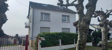 Proche du centre ville dans un un très beau quartier, nous vous proposons
cette maison très spacieuse de 189 m2 sur 3 niveaux.

Au rdc un salon, une salle à manger, une cuisine, une salle d'eau, une chambre (une terrasse, jardin d'hiver)

1er étage une salle de bains, un séjour, une chambre

2ème étage 2 chambres, une salle d'eau, possibilité de suite parentale ou F2

Sous sol  garage, cave, buanderie, chaufferie, pourrait éventuellement convenir pour 3 appartements.
Le tout implanté sur un beau terrain de 8 ares clôturé et arboré
177000 € à négocier photos et enseignements sur demande