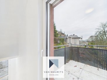 Découvrez cet ensemble immobilier située à Senningen dans la commune de Niederanven, polyvalent offrant de nombreuses possibilités d'exploitation, idéal pour un investissement mixte résidentiel et commercial. Le bien se compose de plusieurs espaces répartis sur trois niveaux, alliant fonctionnalité, confort et rendement locatif potentiel (± 10.000€ par mois).

2ème étage ? Appartements indépendants

Appartement ? ± 35 m²

Espace loisir ou petit appartement complet comprenant :

1 chambre, séjour, salle à manger, cuisine, 1 salle de douche, une terrasse

Garage fermé de ± 21 m², pratique pour stockage ou stationnement sécurisé. (+55.000€)

Atouts du bien
- Pompe à chaleur, chauffage au sol, triple vitrage, volets et stores électriques, vmc,?
- Toutes les salles de douches possèdent une connexion pour les machines à laver
- Plusieurs terrasses et balcons offrant un agréable espace extérieur.
- Stationnements variés (garage, car-port, emplacements).

Idéal pour investisseur ou propriétaire occupant souhaitant combiner activité professionnelle et logement.

La localisation de Niederanven offre un accès privilégié à un large éventail de services tels que l'aéroport, les autoroutes, les bus, le centre-ville, les centres commerciaux, les écoles, la crèche, la gare, les parcs, les pistes cyclables, la forêt, les restaurants, les clubs sportifs, le centre sportif, la piscine, le golf, la pharmacie et les commerces de proximité. 

Agent responsable: Nora au +352691136875 ou nora@vanmaurits.lu