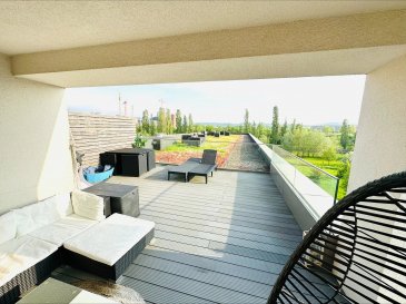 CAPITIS Sàrl vous propose à la LOCATION ce très bel appartement de 2 chambres à coucher aux prestations de qualité situé au
 3 -ème de la résidence situé à Belval. 

Appartement de +/− 70 m2 se compose comme suit : 

Hall d'entrée, cuisine équipée ouverte sur le living avec accès à une très belle terrasse de 20 m2 avec vue dégagée, orientée plein sud, deux chambres à coucher, une salle de bain , WC séparé et un débarras. 

Une cave ainsi qu'un emplacement intérieur complètent ce bien. 

Pour plus de renseignements ou une visite des lieux veuillez nous contacter au +352 263 709 15-25 ou sur info@capitis.lu