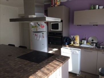 MAISON HAGUENAU 6 pièces 146 m2. Idéalement situé à HAGUENAU, maison 6 pièces de 146m² hab. située à 10min à pieds de la zone piétonne.
Vous disposerez au rez-de-chaussée d'un spacieux salon séjour, d'une grande cuisine équipée, d'une chambre, d'une salle d'eau et d'un WC.
A l'étage, 4 chambres et une salle de bains avec WC.
La maison dispose également d'une cave en sous-sol, d'un garage et d'un coin de verdure avec espace terrasse.
Disponible début décembre.
Loyer : 1138EUR par mois 
Charges locatives au réel : remboursement sur justificatifs
Dépôt de garantie : 1138EUR
Honoraires charge locataire : 1114EUR TTC dont honoraires état des lieux charge locataire : 90EUR TTC