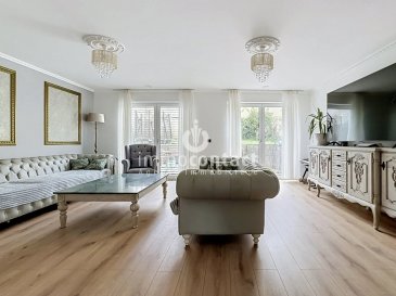 Magnifique Maison Familiale Contemporaine à Erpeldange, commune de Waldbredimus.

Cette maison contemporaine construite en 2022 allie confort moderne, efficacité énergétique dans un environnement résidentiel calme et recherché à Waldbredimus.

Offrant une surface habitable d'environ 290 m² et une surface utile d'environ 350 m², elle se distingue par ses espaces lumineux, ses 6 chambres, ses nombreuses salles de bain, garage et jardin.

Situation idéale à Erpeldange, dans un environnement calme et familial.
Proximité des commerces, écoles, crèches et transports en commun.
Accès rapide vers Remich, Mondorf-les-Bains, Luxembourg-Ville et les principaux axes routiers.

Description détaillée :

Rez-de-chaussée :

- Hall d'entrée
- Cuisine ouverte entièrement équipée avec îlot central, espace à manger et accès direct à la terrasse et au jardin orientés Ouest
- Séjour baigné de lumière naturelle 
- WC séparé
- Accès garage et local technique avec espaces de stockage 
- Garage pour 2 voitures en enfilade

1er étage :
- Hall de nuit
- 3 chambres dont une suite parentale avec dressing 
et salle de douche privative et WC
- Salle de bains avec vasque, baignoire, WC et fenêtre

2ème étage :
- Espace salon et salle à manger avec cuisine équipée ouverte
- 2 chambres
- Salle de douche avec espace buanderie et WC
- Débarras

Caractéristiques additionnelles :

Construction de 2022
Classe énergétique A/B
Panneaux solaire
Excellente isolation thermique
Prestations de qualité
Maison libre sur 3 côtés

Disponibilité à convenir.

Visites possibles en semaine et le samedi.

Pour toutes informations contactez-nous au +352 621 391 355.

Estimation de votre bien sous 48h, contactez-nous pour une évaluation gratuite et sans engagement.