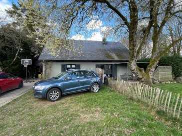 A VENDRE 

MAISON 4 côtes libre à Folschette.

Rez-de-chaussée;
- Hall d'entrée 
- Wc séparé 
- Cuisine équipée 
- Salon
- Salle de bains 
- 2 chambres à coucher 

1er étage ;
- 1 chambre à coucher 

- Débarras 
- Buanderie 
- Garage pour 1 voiture 
- Emplacements extérieur
- Jardin

Situation agréable et tranquille

À proximité : centre-ville, école, crèche, maison relais, commerces, accès autoroute, arrêt de bus, forêt, aire de jeu.

Nous vous invitons à contacter:
Moura Jemp
Tèle: +352621216646