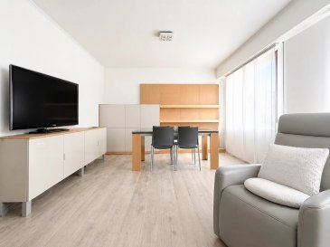 AXHOME IMMO vous propose en exclusivité une maison unifamiliale individuelle de +/− 200m2 (280m2 utile) avec 3 chambres, ainsi qu'une possible grande chambre à aménagée dans les combles, sur un terrain de 1,89 ares, située à Pétange.

Elle se compose comme suit :

REZ-DE-CHAUSSÉE :

- Hall d’entrée desservant les étages et donnant accès au sous-sol/cave
- Cuisine séparée totalement équipée avec accès au balcon
- Grand séjour/salle à manger lumineux
- WC séparé

1ER ÉTAGE :

- Hall de nuit
- 3 chambres à coucher
- Grande salle de bains comprenant une baignoire, une douche et un WC

2e ÉTAGE :

- Combles aménagés en grande chambre

SOUS-SOL :

- 2 garages
- Salle de douche avec WC
- Cave, buanderie, local technique (chaudière à gaz récente), accès à la terrasse et au jardin

Atouts :

Grands espaces
Aucun gros frais à prévoir
La maison se trouve à 5 minutes à pied de la gare et à proximité de toutes les commodités.

Pour plus d'informations, n'hésitez pas à nous contacter :
- Par téléphone : +352 691911993 ROBERTO Alex
- Par email : info@axhome.lu

Nous sommes également à votre entière disposition si vous souhaitez vendre ou louer votre bien. Nous prenons en charge toutes les démarches administratives liées à votre bien immobilier.

Nous restons à votre disposition pour des estimations gratuites.

 ---------- 
AXHOME IMMO bietet Ihnen exklusiv ein Einfamilienhaus mit ca. 200 m² (280 m² Nutzfläche) mit 3 Schlafzimmern sowie einem möglichen großen Zimmer auf dem Dachboden, auf einem Grundstück von 1,89 Ar, in Pétange.

Es besteht aus:

Erdgeschoss:

- Eingangsbereich, der zu den Etagen führt und Zugang zum Untergeschoss/Keller bietet
- Separat ausgestattete Küche mit Zugang zum Balkon
- Großes, helles Wohnzimmer/Esszimmer
- Separate Toilette

1. Obergeschoss:

- Flur
- 3 Schlafzimmer
- Großes Badezimmer mit Badewanne, Dusche und WC

2. Obergeschoss:

- Dachboden, zu einem großen Zimmer ausgebaut

Keller:

- 2 Garagen
- Duschraum mit WC
- Keller, Waschküche, Technikraum (neue Gasheizung), Zugang zur Terrasse und zum Garten

Vorteile:

Großer Raum
Keine größeren Kosten zu erwarten
Das Haus liegt 5 Gehminuten vom Bahnhof entfernt und ist in der Nähe aller Annehmlichkeiten.

Für weitere Informationen zögern Sie nicht, uns zu kontaktieren:
- Per Telefon: +352 691911993 ROBERTO Alex
- Per E-Mail: info@axhome.lu

Wir stehen Ihnen auch gerne zur Verfügung, wenn Sie Ihre Immobilie verkaufen oder vermieten möchten. Wir übernehmen alle administrativen Schritte im Zusammenhang mit Ihrer Immobilie.

Wir stehen für kostenlose Bewertungen zu Ihrer Verfügung.

 ---------- 
AXHOME IMMO offers you exclusively a single-family detached house of approximately 200m2 (280m2 useful) with 3 bedrooms, as well as a possible large bedroom to be developed in the attic, on a 1.89-acre plot, located in Pétange.

It is composed as follows:

GROUND FLOOR:

- Entrance hall leading to the floors and accessing the basement/cellar
- Separate fully equipped kitchen with access to the balcony
- Large bright living/dining room
- Separate WC

FIRST FLOOR:

- Night hall
- 3 bedrooms
- Large bathroom with a bathtub, a shower, and a WC

2nd FLOOR:

- Attic converted into a large bedroom

BASEMENT:

- 2 garages
- Shower room with WC
- Cellar, laundry room, technical room (recent gas boiler), access to the terrace and garden

Advantages:

Spacious
No major expenses expected
The house is a 5-minute walk from the train station and close to all amenities.

For more information, do not hesitate to contact us:
- By phone: +352 691911993 ROBERTO Alex
- By email: info@axhome.lu

We are also at your complete disposal if you wish to sell or rent your property. We handle all administrative procedures related to your real estate.

We remain at your disposal for free estimates.

 ---------- 
AXHOME IMMO proposéiert Iech exklusiv eng eenzel Familljenhaus vu ca. 200m2 (+/− 280m2 nëtzlech) mat 3 Schlofzëmmeren, an och eng grouss méiglech Schlofkummer ze gestalten am Dachraum, op engem Grundstück vu 1,89 Are, zu Péiteng.

Se besteet aus engem:

ERDGESCHOSS:

- Entréehall mat Zougang zu den Eegenchaftsstäck an den Keller
- Separat komplett equipéierter Kichen mat Zougang zum Balkon
- Groust lëschteg Wunn- / Iesszëmmer
- Separaten WC

1. STACK:

- Nuechtall
- 3 Schlofzëmmeren
- Grouss Buedzëmmer mat Bued, Dusche an WC

2. STACK:

- Ausgebauten Décken am groussen Zëmmer

KELLER:

- 2 Garage
- Duschzëmmer mat WC
- Keller, Wäschraum, techneschen Raum (kierzlech Gasheizkessel), Zougang zur Terrass a Gaart

Virdeeler:

Grouss Raum
Kee groussen Ausgaben ze erwaarden
D'Haus ass nëmme 5 Minutten zu Fouss vum Gare an an der Géigend vun all Komfort.

Fir méi Informatiounen zéckt net eis ze kontaktéieren:
- Telefon: +352 691911993 ROBERTO Alex
- Email: info@axhome.lu

Mir sinn och zu ärem Gonschten disponibel wann Dir Äert Wunnenge wëllt verkafen oder lounen. Mir huelen all administrativ Schrëtt am Zesummenhang mat Ärem Immobilieniwwer an d'Hand.

Mir stinn Iech och fir gratis Schätzungen zur Verfügung.