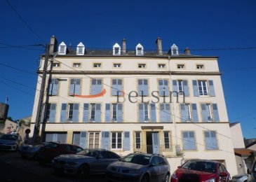 Dans immeuble de caractère, bel appartement de type F3 rénové au rez de chaussée, avec une entrée, cuisine équipée ouverte sur séjour, deux chambres et une salle d'eau. 

Chauffage individuel électrique. 

Disponible de suite ! 


Loyer : 710€ 
Provisions sur Charges Mensuelles avec Régularisation Annuelle : 70€ (eau froide, entretien et électricité des communs) 


Honoraires de Rédaction de Bail : 488€
Honoraires d'Etat des lieux : 222€


Les informations sur les risques auxquels ce bien est exposé sont disponibles sur le site Géorisques : www. georisques. gouv. fr


BELSIM IMMOBILIER 03 87 16 44 44