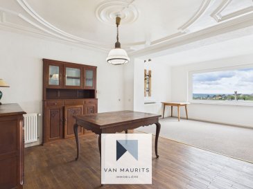 Située à Rameldange, dans la commune de Niederanven, au cœur d'un village paisible, cette maison résidentielle construite en 1945 représente une merveilleuse opportunité de rénovation pour les passionnés de projets ou les investisseurs. Développée sur deux étages, elle offre une surface habitable d'environ 117 m² avec une surface totale d'environ 240 m² sur un terrain de 3,30 ares, exposé sud-ouest garantissant une agréable luminosité.

La maison est présentée comme suit :

Au rez-de-chaussée, l'entrée se fait par un hall d'environ 8 m², menant au salon d'environ 28 m², à la cuisine séparée d'environ 10 m², à un WC séparé, un palier, un garage d'environ 36 m², offrant de l'espace pour une voiture ainsi qu'un coin buanderie, et une cave d'environ 9 m².

Le premier étage comprend l'espace nuit avec un palier d'environ 6 m², un couloir d'environ 4 m², quatre chambres d'environ 11, 11, 12, et 14 m², et une salle de bain d'environ 6 m² (avec lavabo, baignoire, WC et bidet), complétant l'étage. Vous profiterez également d'une terrasse d'environ 12 m², agréable pour profiter de l'extérieur.

Au sous-sol, une chaufferie d'environ 36 m² abrite la chaudière à mazout et le réservoir.

Un grenier non converti de 43 m² offre un grand potentiel pour du stockage supplémentaire.

Équipements et caractéristiques techniques :
- Chauffage au mazout
- Parquets, carrelages en béton et carrelages en bois
- Murs peints
- Fenêtres double vitrage en PVC avec volets manuels
- Fibre optique
- Toit en ardoise
- Jardin d'environ 130 m²

Environnement et services :
- Arrêts de bus à proximité
- Connexions rapides à l'autoroute
- Centre sportif, club sportif
- Aire de jeux
- Pistes cyclables et de randonnée
- Restaurants à proximité

Pour plus d'informations, veuillez contacter Hendrik van Rijckevorsel au +352 621 564 406 ou hendrik@vanmaurits.lu.