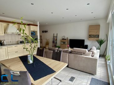 Esch/Alzette - situation calme.
Magnifique appartement de 2007, situé au 1er étage avec ascenseur, dans une petite copropriété bien soigné. 

L'appartement de 71 m2, + une terrasse  orienté sud,  très lumineux et très bien agencée, se compose comme suit: 
- un grand hall d'entrée
- une cuisine équipée ouverte sur le salon et avec un grand balcon orienté sud, 
- deux chambres à coucher, d'une salle de douche et d'un débarras. 
Une cave et un garage fermé font également partie de ce lot. 

Cet immeuble situé au centre ville est tout de même épargné du bruit et de la circulation car il se trouve en retrait de la rue. 

Disponible à convenir. 

Les frais d'agence sont inclus dans le prix de vente et sont à charge du vendeur. 
Pour toute demande de visite ou informations complémentaires, n'hésitez pas à nous contacter au 265341 ou directement notre agent Mme VEIGAS au 621 505 621 ou par mail au cristina.veigas@cl-immo.lu