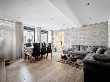 L'agence immobilière Immo-Contact vous propose cette magnifique maison de ville de +/− 93m² située en plein centre-ville de Grevenmacher.

Idéalement située au cœur de la ville, dans un environnement agréable et proche de toutes les commodités, cette maison est parfaite pour une famille ou pour toute personne recherchant un bien avec du cachet et de beaux volumes.
Grevenmacher offre un cadre de vie paisible le long de la Moselle, avec de nombreux espaces verts, des promenades et une vie locale dynamique.

À pied, vous pourrez facilement accéder aux commerces de proximité, aux écoles et aux arrêts de bus.
Les activités culturelles et les événements tout au long de l'année offrent des opportunités d'enrichissement pour tous les membres de la famille.
Enfin, la proximité avec l’Allemagne ouvre un large éventail d’opportunités.

La maison, pleine de charme et offrant de beaux espaces, se compose comme suit :

Rez-de-chaussée :

- Hall d'entrée
- Salon avec espace salle à manger
- Cuisine équipée avec espace à manger
- Chambre à coucher
- Salle de bain
- Buanderie

1er étage :

- Chambre à coucher
- WC séparé

2ème étage :

- Chambre à coucher

Grenier aménagé :

- en espace chambre

Une cave vient compléter ce bien.

À savoir :

- Maison de ville pleine de charme
- Situation centrale recherchée
- Beaux volumes

Visites possibles en semaine et le samedi.

Pour toutes informations contactez-nous au +352 621 391 355
Estimation de votre bien (sous 48h), contactez-nous au +352 26 311 992 ou sur [info@immocontact.lu](mailto:info@immocontact.lu).
