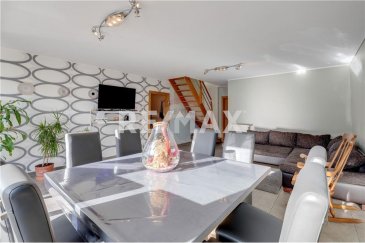 Veuillez contacter Felice Capraro pour de plus amples informations :
- T : +352 621 251 398
- E : felice.capraro@remax.lu

RE/MAX, Spécialiste de l'immobilier à Rodange, vous propose ce duplex 3 chambres de 120 m² se compose comme suit : 

Hall d'entrée avec dressing, séjour spacieux de 33 m² avec un accès à la terrasse de 20 m² orientée sud, d'une chambre avec parquet, d'une cuisine séparée équipée. 

1er étage : hall de nuit, 2 chambres dont une spacieuse, salle de douche. 

Local vélo, buanderie commune, cave privative.

Frais d’agence RE/MAX : 3 % du prix de vente + TVA à charge de la partie venderesse