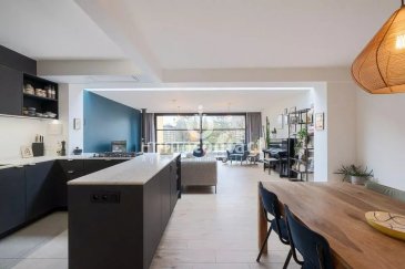 L'agence immobilière Immo-Contact vous propose cette magnifique maison de +/− 209m² de surface habitable située à Bertrange.

Cette magnifique maison est située dans un environnement résidentiel calme, idéal pour une vie de famille. Elle bénéficie de la proximité immédiate des commerces, des écoles et des infrastructures de la commune, facilitant le quotidien. Son emplacement permet également un accès rapide aux axes principaux tout en offrant un cadre de vie paisible.

La maison, sur 3 niveaux, se compose comme suit :

Rez-de-chaussée :
- Hall d'entrée
- Salon avec espace salle à manger
- Cuisine équipée ouverte sur pièce de vie
- Toilettes séparés
- Un accès directe au jardin avec terrasse exposée plein ouest, accessible depuis le salon

1er étage :
- 2 chambres à coucher 
- Salle de bain comprenant douche, fenêtre et WC
- Bureau pouvant être aménagé en chambre à coucher

2ème étage :
- 2 chambres à coucher
- Salle de bain avec douche et fenêtre

Une place de parking intérieur, local technique, une buanderie et une cave viennent compléter ce bien.

À savoir :
- Aucuns travaux à prévoir
- Disponibilité à convenir

Visites possibles en semaine et le samedi.

Pour toute information, contactez-moi au +352 26 311 992.

Estimation gratuite de votre bien sous 48h : +352 26 311 992 ou info@immocontact.lu*

 ---------- 
The Immo-Contact estate agency is offering this magnificent house with +/− 209m² of living space located in Bertrange.

This magnificent house is located in a quiet residential area, ideal for family life. It benefits from close proximity to shops, schools and local amenities, making everyday life easier. Its location also allows quick access to the main roads while offering a peaceful living environment.

The house, on 3 levels, is composed as follows:

Ground floor:
- Entrance hall
- Living room with dining area
- Fitted kitchen opening onto the living room
- Separate toilet
- Direct access to the garden with west-facing terrace, accessible from the living room

First floor:
- 2 bedrooms 
- Bathroom with shower, window and WC
- Office that can be converted into a bedroom

Second floor:
- 2 bedrooms
- Bathroom with shower and window

An indoor parking space, utility room, laundry room and cellar complete this property.

Please note:
- No work required
- Availability to be agreed

Viewings possible on weekdays and Saturdays.

For further information, please contact me on +352 26 311 992.

Free valuation of your property within 48 hours: +352 26 311 992 or info@immocontact.lu*