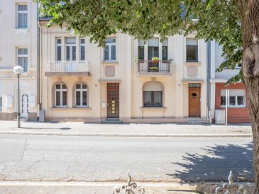 Maison de maître Esch/Alzette.

RE/MAX, spécialiste de l\'immobilier à Luxembourg vous propose en vente exclusive cette charmante maison de maître mitoyenne entièrement rénovée en 2017, située au coeur de Esch-sur-Alzette.

La maison dispose d\'une superficie habitable de +/-146 m² environ avec 4 chambres a coucher, ainsi que des combles aménagés.

Le plus de cette maison réside dans ses belles hauteurs sous plafond et son parquet en bois massif présent dans la majorité des pièces.

Au rez-de-chaussée, vous découvrirez le hall d\'entrée donnant accès au séjour ouvert avec cuisine équipée et partie salon de +/- 32 m² environ. Sur ce même étage se situe le wc séparé ainsi que l\'accès à la coure extérieure. Sur le semi-étage se trouve une salle d\'eau pour lave-linge/Sèche-linge ou autre.

Au 1er étage vous trouverez 2 chambres à coucher, dont une avec accès balcon ainsi qu\'une salle de douche avec wc.

Le deuxième étage se compose de 2 chambres à coucher supplémentaires, dont une suite parentale avec salle de bain privative.

Les combles sont aménagés et accessible par une trappe d\'escalier, et actuellement utilisé en tant que une grande chambre. Le sous-sol est divisé en plusieurs pièces dont une salle technique.

Proche de toutes commodities, de la gare de Esch-sur-Alzette, et facilité de places de stationnement public dans la rue ou d\'un parking extérieur a 50 m.

Disponible immédiatement. Porte Ouverte prevue le 16.08.2020

La commission d\'agence est incluse dans le prix de vente.

Pour tout renseignements ou visite de cette belle maison de maître, veuillez me contacter au +352 661 233 133

Michele.jensen@remax.lu
Ref agence :5096353