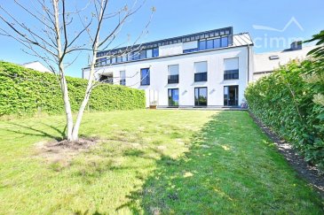 Pontpierre

Idéalement situé au rez-de-chaussée d'une résidence avec ascenseur, Cimm Immobilier Luxembourg vous propose en exclusivité à la vente cet appartement 1 chambre avec terrasse et jardin privatif clôturé, disposant d'une cave et de 3 emplacements de parking, à proximité immédiate de GRIDX, des axes autoroutiers vers Luxembourg, des écoles et des transports.

Idéal pour un premier achat, investissement locatif ou jeunes retraités ! 

L'appartement se compose : hall d'entrée, salon, cuisine, chambre avec salle de douche, wc séparé. 

Equipement technique : châssis PVC double vitrage avec volets électriques, chauffage central au gaz. 

Charges : +/− 230€ / mois

Pour plus de renseignements et/ou visites, veuillez contacter Cimm Immobilier Luxembourg au : (+352)26 95 40 03