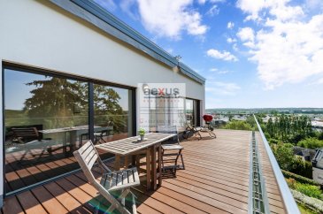 Hesperange : Penthouse 3 chambres à coucher, 2 emplacements intérieur, 110 m2 net habitable, 28 m2 terrasse 123 m2 brut.

Très beau Penthouse au dernier étage d'une résidence luxueuse à seulement 3 unitées construite en 2017, agencé comme suit :

Au 2ème et dernier étage: Accès par ascenseur

Hall d'entrée
WC avec douche à l'italienne, buanderie.
Bureau/chambre
Grand Living lumineux avec balcon avec une vue imprenable sur la vallée de l'alzette, le village de Fentange, Roeser et sa réserve naturelle, cuisine ouverte sur le living placards faits sur mesure
Dans le partie nuit, une chambre a coucher avec salle bain et dressing, chambre à coucher.

Un emplacement intérieur pour 2 voiture se trouve au sous-sol, la Cave (3 m2).

Ce penthouse se trouve au dernier étage de cette petite résidence récente, à quelques centaines de m du centre commercial Auchan et de la cloche d'or avec ses lycées et centre d'affaires. Un arrêt de bus se trouve à quelques m pour la ligne 16.

Cat. énergétique : A/A

Pour toutes informations :  Tel :  352 277 50 40
Vente par AEXUS REAL ESTATE. Découvrez tous nos biens sur www.aexus.lu
Aexus real estate est membre de la Chambre Immobilière du Grand-Duché de Luxembourg (seul organisme accrédité par l'état pour la certification des agents immobiliers) et travaillons dans le respect de leur code de déontologie, gage de qualité des services et de sériosité.
Si vous souhaitez vendre ou louer votre bien, profitez-vous aussi de notre expérience et connaissance du marché à Luxembourg. Estimation rapide, gratuite et réaliste.


Hesperange: Penthouse 3 Schlafzimmer, 2 Innenparkplätze, 110 m2 Netto-Wohnfläche, 28 m2 Terrasse 123 m2 brutto.

Sehr schönes Penthouse im obersten Stockwerk einer luxuriösen Residenz mit nur 3 Wohneinheiten, gebaut 2017, wie folgt angeordnet :

Im 2. und obersten Stockwerk: Zugang mit dem Aufzug

Eingangshalle
WC mit italienischer Dusche, Waschküche.
Büro/Schlafzimmer
Großes helles Wohnzimmer mit Balkon mit atemberaubender Aussicht auf das Alzette-Tal, das Dorf Fentange, Röser und sein Naturschutzgebiet, zum Wohnzimmer hin offene Küche mit maßgefertigten Schränken
Im nächtlichen Teil ein Schlafzimmer mit Bad und Ankleideraum.

Ein Innenraum für 2 Autos befindet sich im Untergeschoss, dem Keller (3 m2).

Dieses Penthouse befindet sich im obersten Stockwerk dieser kleinen, kürzlich errichteten Residenz, nur wenige hundert Meter vom Auchan-Einkaufszentrum und der cloche d'or mit ihren Gymnasien und dem Geschäftszentrum entfernt. Wenige Meter entfernt befindet sich eine Bushaltestelle für die Buslinie 16.

Energie-Kategorie: A/A

Für weitere Informationen: Tel:  352 277 50 40
Exklusiv-Verkauf durch AEXUS REAL ESTATE. Entdecken Sie alle unsere Immobilien auf www.aexus.lu
Aexus real estate ist Mitglied der Chambre Immobilière du Grand-Duché de Luxembourg (die einzige vom Staat für die Zertifizierung von Immobilienmaklern akkreditierte Organisation) und arbeitet in Übereinstimmung mit ihrem Verhaltenskodex, einer Garantie für Qualität und Seriosität.
Wenn Sie Ihre Immobilie verkaufen oder vermieten möchten, können Sie auch von unserer Erfahrung und Kenntnis des luxemburgischen Marktes profitieren. Schnelle, kostenlose und realistische Schätzung.


Hesperange: Penthouse 3 bedrooms, 2 indoor pitches, 110 m2 net living space, 28 m2 terrace 123 m2 gross.

Very beautiful Penthouse on the top floor of a luxurious residence with only 3 units built in 2017, arranged as follows :

On the 2nd and top floor: Access by elevator

Entrance hall
WC with Italian shower, laundry room.
Office/bedroom
Large bright living room with balcony with a breathtaking view over the Alzette valley, the village of Fentange, Roeser and its nature reserve, kitchen open to the living room custom made cupboards
In the night part, a bedroom with bathroom and dressing room.

An indoor space for 2 cars is in the basement, the Cellar (3 m2).

This penthouse is on the top floor of this small recent residence, a few hundred meters from the Auchan shopping center and the Golden Bell with its high schools and business center. A bus stop is a few meters away for the bus line 16.

Energy category: A/A

For more information: Tel:  352 277 50 40

Exclusive Sale by AEXUS REAL ESTATE. Discover all our properties on www.aexus.lu
Aexus real estate is a member of the Chambre Immobilière du Grand-Duché de Luxembourg (the only organisation accredited by the state for the certification of real estate agents) and works in compliance with their code of ethics, a guarantee of quality service and seriousness.
If you wish to sell or rent your property, you can also benefit from our experience and knowledge of the Luxembourg market. Quick, free and realistic estimate.
