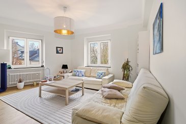Appartement lumineux et bien agencé de 80 m² situé dans un charmant immeuble d'angle au cœur de Bonnevoie.

Le logement offre une distribution confortable et fonctionnelle comprenant deux chambres de bonne taille, un séjour accueillant, une cuisine entièrement équipée ainsi qu'une salle de bains moderne avec grande douche à l'italienne. Un hall d'entrée et un débarras séparé avec machine à laver privative complètent l'ensemble.

Idéalement situé à proximité immédiate des commerces, cafés, restaurants et supermarchés, l'appartement bénéficie d'excellentes connexions en transports publics, avec plusieurs lignes de bus et le nouveau tramway. Le centre-ville, Kirchberg ainsi que le quartier recherché du Clos d'Or sont facilement accessibles.

Un bien idéal pour des professionnels, un couple ou une petite famille recherchant confort et qualité de vie dans un quartier dynamique.