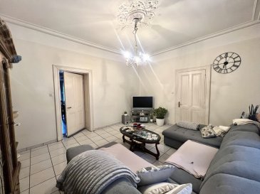 MANSO IMMO vous propose en exclusivité cette charmante maison jumelée avec 6 chambres érigée sur une parcelle de 1a60ca. Dans un des quartiers des
plus prisés de la capitale cette maison de village vous propose de grands espaces et surtout des hauteurs aux plafonds dépassant parfois 3 mètres idéalement pour une famille nombreuse ou un investissement locatif.
Proche de toutes commodités et transports publics, cette maison sur 5 différents niveaux avec +- 190m2 habitables et 240m2 au total ayant encore 1 terrasse et un jardin, se compose comme suit:
- Au rez-de-chaussée:
Lors de l'entrée vous serez surpris par un long et vaste couloir qui dessert toutes les pièces à ce niveaux. Un
somptueux salon avec 22m2 un plafond ayant 3,10m de hauteur et des motifs anciens. Une vaste cuisine
séparée / manger avec vue sur la terrasse et le jardin. La cuisine séparée est fonctionnelle et très pratique
pour chaque amateur chef cuisinier.
À ce niveau nous avons encore une salle de bains complète avec baignoire et bidet. On ajoute une terrasse de +- 15m2 et un jardin arboré de +- 50m2.

- Au premier étage:
Avant d'arriver au premier étage vous disposez d'un wc séparé avec fenêtre.
Accessible par de belles escaliers en bois nous accédons au hall de nuit qui permet d'accéder à toutes les pièces à ce niveau. Trois belles et lumineuses chambres nous sont proposées ainsi qu'un petit espace de rangement.

- Au deuxième étage:
A ce niveau le hall / couloir de nuit nous donne accès aux trois chambres et a une salle de douche. Une des chambre est communicante. 

- Le grenier mansardé offre multiples options d'usage selon besoins ayant une hauteur maximale de 1,6m.

- Au sous-sol:
Deux vastes espaces carrelés servant de caves avec un énorme potentiel d'usage. Un local technique, une buanderie, local stockage sont existants. 

Pas de travaux importants à prévoir, chaudière récente, toiture en très bon état, électricité parfaite et fenêtres double vitrage.

PHOTOS DISPONIBLES BIENTÔT

Toutes les indications sont basées exclusivement sur les informations mises à notre disposition par nos clients. Nous n'assumons aucune garantie quant à l'exactitude et l'actualité de ces indications.

Les prix affichés s'entendent frais d'agence inclus de 3% + 17%TVA. Les honoraires d'agence sont à charge des vendeurs.

Pour plus d'informations, photos ou convenir d'un rendez-vous, vous pouvez nous contacter au :
352 24 51 33 79 info@mansoimmo.lu

MANSO IMMO bietet Ihnen exklusiv diese charmante Doppelhaushälfte mit 6 Schlafzimmern, die auf einem Grundstück von 1a60ca errichtet wurde. In einer der besten Gegenden der Stadt
der Hauptstadt bietet Ihnen dieses Dorfhaus große Räume und vor allem Deckenhöhen von manchmal über 3 Metern, die ideal für eine große Familie oder eine Mietinvestition sind.
In der Nähe aller Annehmlichkeiten und öffentlichen Verkehrsmittel gelegen, setzt sich dieses Haus auf 5 verschiedenen Ebenen mit +- 190m2 Wohnfläche und 240m2 Gesamtfläche, sowie einer Terrasse und einem Garten, wie folgt zusammen:
- Im Erdgeschoss:
Beim Betreten des Hauses werden Sie von einem langen und breiten Flur überrascht sein, der alle Räume auf dieser Ebene bedient. Ein
Ein prächtiges Wohnzimmer mit 22m2, einer 3,10m hohen Decke und antiken Motiven. Eine große Küche
mit Blick auf die Terrasse und den Garten. Die separate Küche ist funktional und sehr praktisch.
für jeden Hobbykoch.
Auf dieser Ebene haben wir noch ein komplettes Badezimmer mit Badewanne und Bidet. Hinzu kommen eine Terrasse von +- 15m2 und ein Garten mit Bäumen von +- 50m2.

- Im ersten Stock:
Bevor Sie in den ersten Stock gelangen, haben Sie eine separate Toilette mit Fenster.
Über eine schöne Holztreppe erreichen Sie den Nachtbereich, der Zugang zu allen Räumen auf dieser Ebene bietet. Hier befinden sich drei schöne und helle Schlafzimmer sowie ein kleiner Abstellraum.

- Auf der zweiten Etage:
Auf dieser Ebene führt der Flur zu den drei Schlafzimmern und einem Duschbad. Eines der Schlafzimmer ist mit dem anderen verbunden. 

- Der Dachboden hat eine maximale Höhe von 1,6m und kann je nach Bedarf genutzt werden.

- Im Untergeschoss befindet sich der Keller:
Zwei große geflieste Räume, die als Keller dienen und ein enormes Nutzungspotenzial bieten. Ein Technikraum, eine Waschküche und ein Lagerraum sind vorhanden. 

Es sind keine größeren Arbeiten vorzusehen, der Heizkessel ist neu, das Dach ist in sehr gutem Zustand, die Elektrik ist perfekt und die Fenster sind doppelt verglast.

FOTOS IN KÜRZE VERFÜGBAR

Alle Angaben basieren ausschließlich auf Informationen, die uns von unseren Kunden zur Verfügung gestellt wurden. Wir übernehmen keine Garantie für die Richtigkeit und Aktualität dieser Angaben.

Die angezeigten Preise verstehen sich inklusive Maklergebühren von 3% + 17%MwSt. Die Maklergebühren sind von den Verkäufern zu tragen.

Für weitere Informationen, Fotos oder um einen Termin zu vereinbaren, kontaktieren Sie uns bitte unter :
352 24 51 33 79 info@mansoimmo.lu

MANSO IMMO offers you this charming 6-bedroom semi-detached house on a 1a60ca plot. In one of the capital's
of the capital, this village house offers large spaces and ceiling heights sometimes exceeding 3 meters, ideal for a large family or a rental investment.
Close to all amenities and public transport, this house on 5 different levels with +- 190m2 of living space and 240m2 in total still having 1 terrace and a garden, is composed as follows:
- First floor:
On entering, you'll be surprised by the long, wide corridor that leads to all the rooms on this level. A
sumptuous living room with 22m2, 3.10m-high ceiling and antique motifs. A vast kitchen
overlooking the terrace and garden. The separate kitchen is functional and very practical
for every amateur chef.
On this level we also have a full bathroom with bath and bidet. There's also a +- 15m2 terrace and a +- 50m2 garden planted with trees.

- Second floor:
Before you reach the second floor, there's a separate toilet with window.
Accessed by beautiful wooden staircases, we reach the night hall which gives access to all the rooms on this level. Three bright bedrooms and a small storage area are on offer.

- Second floor:
On this level, the night hall / corridor gives access to three bedrooms and a shower room. One of the bedrooms is communicating. 

- The attic, with a maximum height of 1.6m, offers multiple options for use as required.

- Basement:
Two large tiled cellar spaces with enormous potential for use. A utility room, laundry room and storage room are also available. 

No major work required, recent boiler, roof in very good condition, perfect electricity and double-glazed windows.

PHOTOS AVAILABLE SOON

All information is based exclusively on information provided by our customers. We accept no liability for the accuracy or up-to-dateness of these details.

Prices shown include 3% agency fee + 17% VAT. Agency fees are payable by the seller.

For further information, photos or to arrange an appointment, please contact us on :
352 24 51 33 79 info@mansoimmo.lu