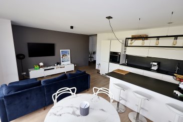 LX2 Immo a le plaisir de vous présenter ce magnifique appartement moderne au coeur de Kayl.

Situé au 2ième étage, cet appartement d'environ 67m2 séduit par son séjour lumineux avec une cuisine équipée et ouverte sur le living, deux chambres à coucher et une salle de douche.

Son atout majeur : un balcon d'environ 10m2 offrant une vue dégagée sur la nature.

Un emplacement intérieur et une cave privative complètent ce bien.

La résidence bénéficie d'un environnement calme et centrale, avec commerces, restaurants, transports en commun et un accès rapide aux autoroutes.

Votre appartement vous attend !

N'hésitez pas à nous contacter dès aujourd'hui par téléphone au +352 691 84 44 53 ou par mail : immo@lx2.lu