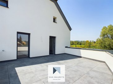 Ce superbe appartement duplex au 1er étage, offrant un style de vie moderne. Niché au 173, route de Trèves à Niederanven, cet appartement de ± 181 m², offre un potentiel exceptionnel pour créer votre espace de vie idéal.

En franchissant la première entrée, vous êtes accueilli par un ascenseur privé d'environ 2 m², offrant un accès pratique à tous les étages. Quelques marches vous mènent à un bureau lumineux d'environ 14 m², idéal pour ceux qui travaillent à domicile ou pour créer un espace polyvalent.

Au 1er étage, un hall d'entrée spacieux d'environ 9 m² vous conduit vers un salon/séjour/cuisine très lumineux d'environ 51 m², offrant un espace de vie confortable et convivial. Une porte-fenêtre donne accès à un balcon d'environ 36 m², offrant un cadre idéal pour profiter des journées ensoleillées. De plus, un WC séparé d'environ 3 m² ajoute une touche de commodité supplémentaire. Une suite parentale bien agencée comprend une chambre d'environ 14 m², un dressing d'environ 3 m² et une salle de douche moderne d'environ 5 m², avec WC et lavabo.

Au 2ème étage, un couloir lumineux d'environ 5 m² mène à trois chambres spacieuses d'environ 12, 13 et 31 m². La plus grande chambre bénéficie d'une salle de douche privative d'environ 5 m², avec lavabos et wc, tandis qu'une salle de douche supplémentaire d'environ 7 m² offre un confort supplémentaire pour les résidents ou les invités.

Un garage d'approximativement 21 m² ainsi qu'un emplacement de parking devant l'immeuble sont disponibles, et un débarras avec raccordements buanderie est inclus dans l'appartement.

Détails complémentaires :

- Niché dans un village résidentiel paisible et verdoyant, tout en restant à proximité de Luxembourg-ville.

- Niederanven est une commune dynamique offrant toutes les commodités nécessaires à une vie moderne et confortable.

Pour toute demande complémentaire ou pour organiser une visite, veuillez contacter notre agent responsable, Maurits van Rijckevorsel au +352 621 198 891 ou par e-mail à maurits@vanmaurits.lu