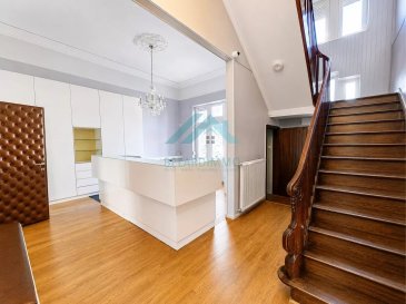 BELARDIMMO vous propose à la vente cette maison de maître actuellement aménagée en bureaux, idéalement située à Rodange.

Grâce à sa configuration sur plusieurs niveaux et à ses nombreuses pièces, ce bien offre un cadre adapté à l’exercice d’une activité professionnelle : bureaux, cabinet, profession libérale ou encore siège d’entreprise.

Actuellement utilisée comme bureaux, la maison peut être conservée dans son agencement actuel et dispose notamment de plusieurs espaces de travail, d’une salle d’accueil, d’une cuisine, de sanitaires à différents niveaux ainsi que d’espaces de rangement.

Le bien bénéficie également d’un garage, de deux emplacements de parking extérieurs, d’une terrasse, d’un balcon ainsi que d’un jardin à l’arrière.

La maison est répartie sur trois niveaux et se compose comme suit :

Rez-de-chaussée surélevé :

* hall d’entrée
* cuisine avec accès à la terrasse et au jardin
* bureau
* bureau ou salle d’accueil avec accès au balcon avant
* WC séparé

1er étage :

* 2 bureaux
* grande pièce pouvant servir de bureau supplémentaire, salle de réunion ou espace commun
* WC séparé

2ème étage :

* 1 bureau
* 1 grand bureau avec espace de rangement/dressing

Rez-de-chaussée :

* cave / espace de stockage
* chaufferie
* garage

Des travaux de rafraîchissement sont à prévoir afin d’adapter les espaces aux besoins et à l’image de la future activité.

La configuration du bien permet également d’envisager, selon les besoins du futur acquéreur, une transformation en maison unifamiliale.

Un bien offrant de nombreuses possibilités d’aménagement pour une activité professionnelle à Rodange.

Pour tout renseignement complémentaire ou pour organiser une visite, veuillez contacter l’agence BELARDIMMO au +352 26 54 31 48 (M. Belardi) ou par e-mail à contact@belardimmo.lu.

 ---------- 
BELARDIMMO bietet Ihnen dieses Herrenhaus zum Verkauf an, das derzeit als Büros eingerichtet ist, ideal gelegen in Rodange.

Dank seiner Konfiguration auf mehreren Ebenen und seiner vielen Räume bietet diese Immobilie einen Rahmen, der für die Ausübung einer beruflichen Tätigkeit geeignet ist: Büros, Praxis, Freiberufler oder Unternehmenssitz.

Derzeit wird das Haus als Büro genutzt, kann aber in seiner aktuellen Anordnung erhalten bleiben und verfügt insbesondere über mehrere Arbeitsbereiche, einen Empfangsraum, eine Küche, sanitäre Einrichtungen auf verschiedenen Ebenen sowie Stauraum.

Das Anwesen verfügt außerdem über eine Garage, zwei Außenstellplätze, eine Terrasse, einen Balkon sowie einen Garten im Hinterhof.

Das Haus erstreckt sich über drei Ebenen und ist wie folgt gegliedert:

Hochparterre:

* Eingangsbereich
* Küche mit Zugang zur Terrasse und zum Garten
* Büro
* Büro oder Empfangsraum mit Zugang zum vorderen Balkon
* Separate Toilette

Erster Stock:

* 2 Büros
* Großer Raum, der als weiteres Büro, Besprechungsraum oder Gemeinschaftsraum genutzt werden kann
* Separate Toilette

Zweiter Stock:

* 1 Büro
* 1 großes Büro mit Stauraum / Ankleidezimmer

Erdgeschoss:

* Keller / Lagerraum
* Heizraum
* Garage

Renovierungsarbeiten sind erforderlich, um die Räume an die Bedürfnisse und das Image der zukünftigen Tätigkeit anzupassen.

Die Konfiguration der Immobilie ermöglicht auch eine Umwandlung in ein Einfamilienhaus, je nach den Bedürfnissen des zukünftigen Käufers.

Eine Immobilie, die zahlreiche Gestaltungsmöglichkeiten für eine berufliche Tätigkeit in Rodange bietet.

Für weitere Auskünfte oder um einen Besichtigungstermin zu vereinbaren, wenden Sie sich bitte an die Agentur BELARDIMMO unter +352 26 54 31 48 (Herr Belardi) oder per E-Mail an contact@belardimmo.lu.n

 ---------- 
BELARDIMMO offers you this master house currently set up as offices, ideally located in Rodange.

Thanks to its configuration on multiple levels and its numerous rooms, this property offers an environment suitable for carrying out a professional activity: offices, clinic, liberal profession or even company headquarters.

Currently used as offices, the house can be kept in its current layout and includes several workspaces, a reception room, a kitchen, restrooms on different levels as well as storage spaces.

The property also benefits from a garage, two outdoor parking spaces, a terrace, a balcony, and a garden at the back.

The house is spread over three levels and is composed as follows:

Raised ground floor:

* entrance hall
* kitchen with access to the terrace and garden
* office
* office or reception room with access to the front balcony
* separate WC

First floor:

* 2 offices
* large room that can serve as an additional office, meeting room, or common area
* separate WC

Second floor:

* 1 office
* 1 large office with storage/dressing area

Ground floor:

* cellar / storage space
* boiler room
* garage

Refurbishment work is to be planned to adapt the spaces to the needs and the image of the future activity.

The configuration of the property also allows, depending on the needs of the future buyer, a transformation into a single-family house.

A property offering many layout possibilities for a professional activity in Rodange.

For any additional information or to organize a visit, please contact the BELARDIMMO agency at +352 26 54 31 48 (Mr. Belardi) or by email at contact@belardimmo.lu.

 ---------- 
BELARDIMMO proposéiert Iech dëst Meeschtersgaart elo als Büroer ze verkafen, ideal zu Rodange geluecht.

Dank senger Organisatioun op verschidden Niveauen an de ville Raimen, bitt dës Immobilie e passenden Ëmfeld fir eng berufflech Aktivitéit: Büroen, Praxis, fräi Beruff oder och Entreprise-Sëtz.

Aktuell ginn et als Büroen benotzt, kann d'Haus an der aktueller Agencement behalen, mat verschiddenen Aarbechtsberäicher, enger Empfangsraum, enger Kichen, Sanitärraum op verschiddene Plazen an Depoe.

D'Immobilie huet och eng Garage, zwou Parkplazen am Fräien, eng Terrass, e Balkon an eng Gaart op der Récksäit.

D'Haus ass op dräi Niveauen verdeelt an ass esou opgebaut:

Elevéierte Parterre:

* Entrée Hall
* Kichen mat Zougang zu Terrass a Gaart
* Büro
* Büro oder Empfangsraum mat Zougang zum viru Balkong
* Separéierte WC

1. Stack:

* 2 Büroen
* groussen Raum deen als zousätzlechen Büro, Konferenzraum oder gemeinsamen Beräich déngen kann
* Separéierte WC

2. Stack:

* 1 Büro
* 1 groussen Büro mat Depot-/Ankleideraum

Parterre:

* Käller / Lagerplaz
* Heizraum
* Garage

Faarfaarbechten si virgesinn fir d'Raimer un d'Besoine an d'Bild vun der zukünfteger Aktivitéit unzepassen.

D'Konfiguratioun erméiglecht och eng Wandlung an e Famljenhaus, ofhängeg vun den nächste Besoinen vum Keefer.

Eng Immobilie mat villen Ëmgangsméiglechkeeten fir eng berufflech Aktivitéit zu Rodange.

Fir méi Informatiounen oder fir eng Visite ze organiséieren, kontaktéiert w.e.g. d'Agence BELARDIMMO op +352 26 54 31 48 (Här Belardi) oder per E-Mail un contact@belardimmo.lu.