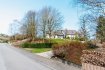 Maison individuelle Vente 3 chambres à Steinsel - 3 350 000 € Villa de +/-500m2 sur les hauteurs de Steinsel sur un grand terrain de 31a07ca.
La villa avec ses +/-330m2 habitables profite d'un emplacement idéal à la lisière de la forêt dans une cité calme et sans voisins directs à l'arrière.
Nichée en haut de la colline, elle offre un cadre lumineux tout en étant protégée des regards indiscrets d'une part, et une vue panoramique sur la vallée allant jusqu'au Kirchberg d'autre part.
La villa profite de finitions de qualité avec du marbre et du parquet au sol, un sauna, un jacuzzi et de grandes terrasses avec un jardin aménagé.
La villa se compose comme suit :
Rez-de-chaussée
- hall d'entrée
- grand living ouvert avec une belle hauteur sous plafond et une cheminée ouverte et donnant sur le jardin
- deux verrières attentantes au salon et à la salle à manger, donnant accès aux terrasses et au jardin
- double escalier vers l'étage avec mezzanine
- salle à manger
- cuisine équipée
- bureau meublé
- W.C. séparé
- Suite parentale de +/-55m2 avec salle de bains, dressing et une salle détente avec sauna, whirlpool, une grande douche ainsi qu'une sortie vers la terrasse et le jardin
1er étage
- deuxième séjour pour les enfants de 25m2 meublé et équipé d'un home cinéma
- chambre à coucher 20m2
- Salle de bains avec douche et baignoire
- W.C. séparé
- Chambre à coucher de 22m2
- Chambre à coucher de 22m2
Au -1
- Grand garage pour 4 voitures
- Fitness
- Cave de 16m2
- Cave de 10m2
- Cave de 8,3m2
- W.C. séparé
- Cave 30m2
- Chaufferie de 20m2
- Débarras
Les points forts du bien sont :
- localisation idéale sur énorme terrain de 31ares
- qualité de construction
- plusieurs grandes terrasses
- jardin aménagé
- vue panoramique
- système d'alarme
La villa saura satisfaire les demandes de chaque client désireux d'un bien exceptionnel profitant d'un emplacement unique.
Pour plus de questions ou une visite, n'hésitez pas à nous contacter.
Disponibilité : immédiate
Prix de vente : 3'350'000
Les frais d'agence sont à la charge de la partie venderesse
Nr. de téléphone : 621 319 162 M Agovic
Premier contact de préférence par courriel