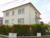 Appartement Vente 2 chambres à Yutz - 225 000 € Appartement Yutz 4 pièce(s) 96.59 m2. YUTZ - Quartier de l'AviationProfitez du confort d'une maison avec cet appartement de type F4 situé dans un quartier calme, proche de l'aéroparc et à proximité des écoles, du collège et des complexes sportifs. Dans une petite copropriété, de 2 appartements, de construction traditionnelle, cet appartement situé au rez de chaussée est composé d'un hall d'entrée, d'un lumineux séjour-salle à manger de 42m² donnant accès à un balcon, d'une cuisine, de 2 chambres de 13 et 17m², d'une salle d'eau et de toilettes séparés.Au sous-sol, vous disposez d'un garage 2 voitures, de 2 caves et d'un débarras privatifs.Une place de parking privative complète la possibilité de stationnement. Vous bénéficiez également de l'usage privatif d'un jardin de 145m² exposé Sud-Ouest.Honoraires d'agence inclus, à la charge du vendeur.Contact: Mme GONZALEZ Véronique 06.18.01.45.97Copropriété de 9 lots Charges annuelles : 50 euros.