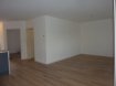 Appartement Vente 2 chambres à Cutry - 129 000 € Appartement neuf (bâtiment existant) situé au rez-de-chaussée d'une petite copropriété de deux logements, cuisine équipée ouverte sur salon et salle à manger avec accès terrasse de 22m² et jardin, 1 chambre (possibilité de créer une deuxième chambre), salle de bains, w-c séparé, 1 place de parking sur l'avant et une cave commune. Possibilité de construire un garage sur le terrain.