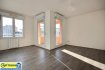 Appartement Vente 1 chambre à Metz-Gare - 109 500 € APPARTEMENT COCOONING TRAVERSANT F2 50 m²
GARAGE INDÉPENDANT.
CAVE.
DISPONIBLE DE SUITE.
BIEN IDÉAL POUR PRIMO-ACCÉDANTS, ETUDIANTS, INVESTISSEURS.
METZ SABLON GARE.
IDÉALEMENT SITUÉ AU SABLON DANS UN IMMEUBLE DES ANNÉES 2000.
ARRÊT LE MET LOTHAIRE A 1 MN, LIGNE L5
Du lundi au samedi de 5h à 21h 1 bus toutes les 10 à 15 mn.
AU 4 ème ÉTAGE AVEC ASCENSEUR.
Au Sablon, à proximité immédiate de tous les centres d'intérêt de la ville
et de ses commodités, à pied, en bus ou en Mettis, dans une rue calme,
au 4 ème étage avec ascenseur.
Vous ne pourrez qu’apprécier la fonctionnalité et sa situation.
A 1100 mètres de la gare SNCF, à moins de 4 mn des stations de transport
en commun LE MET, entre 10 et 20 mn à pied de nombreux sites messins,
gare routière, centre Pompidou, cathédrale, centre-ville, crèches, écoles.
A 5 mn du Technopole, 10 mn de l’accès autoroute A 31 et
de la rocade de contournement Sud.
Dès l’entrée, vous accédez à l’espace d’accueil, aménagé avec des rangements,il dessert les pièces à vivre, les chambres, la salle de bain,
le WC individuel.
L’ensemble de l’appartement est traversant orientation Sud, Sud-Ouest.
L’espace de vie salon, séjour et la cuisine indépendante sont lumineux de par
leurs positionnement offrant un cadre de vie convivial.
Accès direct du salon-séjour à une sympathique loggia,
de la cuisine vous accédez au balcon ou vous pourrez prendre vos repas .
Double vitrage PVC, sol parquet.
La salle de bain bénéficie d’une fenêtre.
Un WC indépendant et plusieurs placards-espaces de rangements complètent l’ensemble.
Vous disposez également d’un garage individuel et d’une cave.
Cet appartement est positionné de manière optimale pour une vie urbaine.
Un bien atypique de qualité, idéalement situé à
découvrir sans attendre !
Vous vous épanouirez dans ce bien en toute quiétude
et sécurité !
Syndic professionnel.
Charges mensuelles 95,- €
Honoraires à la charge des vendeurs.
Une visite s’impose !
Renseignements et visites sur RDV
CONTACT 06 30 55 11 48 ou par Mail : mark-com@live.fr
Visites 7 jours sur 7 sur RDV.
Capt’Immo 3%
Votre solution Immobilière !
Moins d’honoraires !
Conseils et services en plus !
ESTIMATIONS EXPERTES GRATUITES EN 48H !
SUR RDV.
Si vous avez un bien à vendre, l’équipe Capt’Immo 3,5%
est à votre entière disposition pour vous conseiller,
pour réaliser une estimation experte en 48H,
et mettre tout son savoir-faire en vue d’une commercialisation professionnelle, rapide de votre propriété, appartement, locaux commerciaux.
AVEC DES HONORAIRES ET SERVICES HYPER-COMPÉTITIFS
Transactions - Administration de Bien – Conseil - Expertise