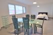 Studio Location à Bertrange - 1 300 € BERTRANGE, proche de l'Eglise et des écoles, beau studio de 50m2 dans une résidence à basse énergie BB, au 1er étage avec ascenseur et comprenant : living, une cuisine équipée ouverte sur living, une salle de douche avec WC, un balcon, une cave, un emplacement extérieur, buanderie commune, solarium commun, volets à lamelles électriques, disponibilité immédiate
Contact et visite : Nassim TOLOUI tél: 691 120 478